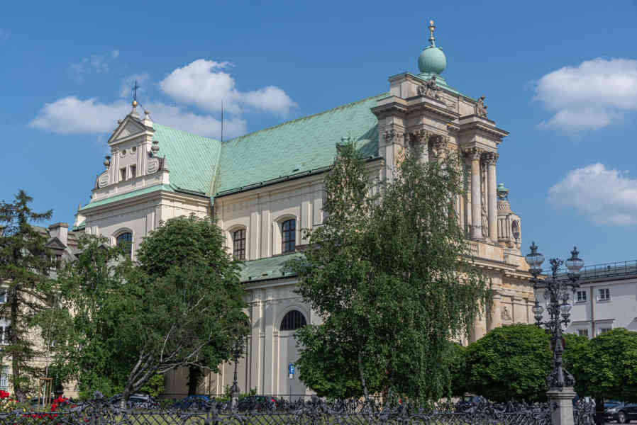 Polonia - Varsovia 122 - iglesia de Nuestra Señora de la Asución y San José el Prometido.jpg